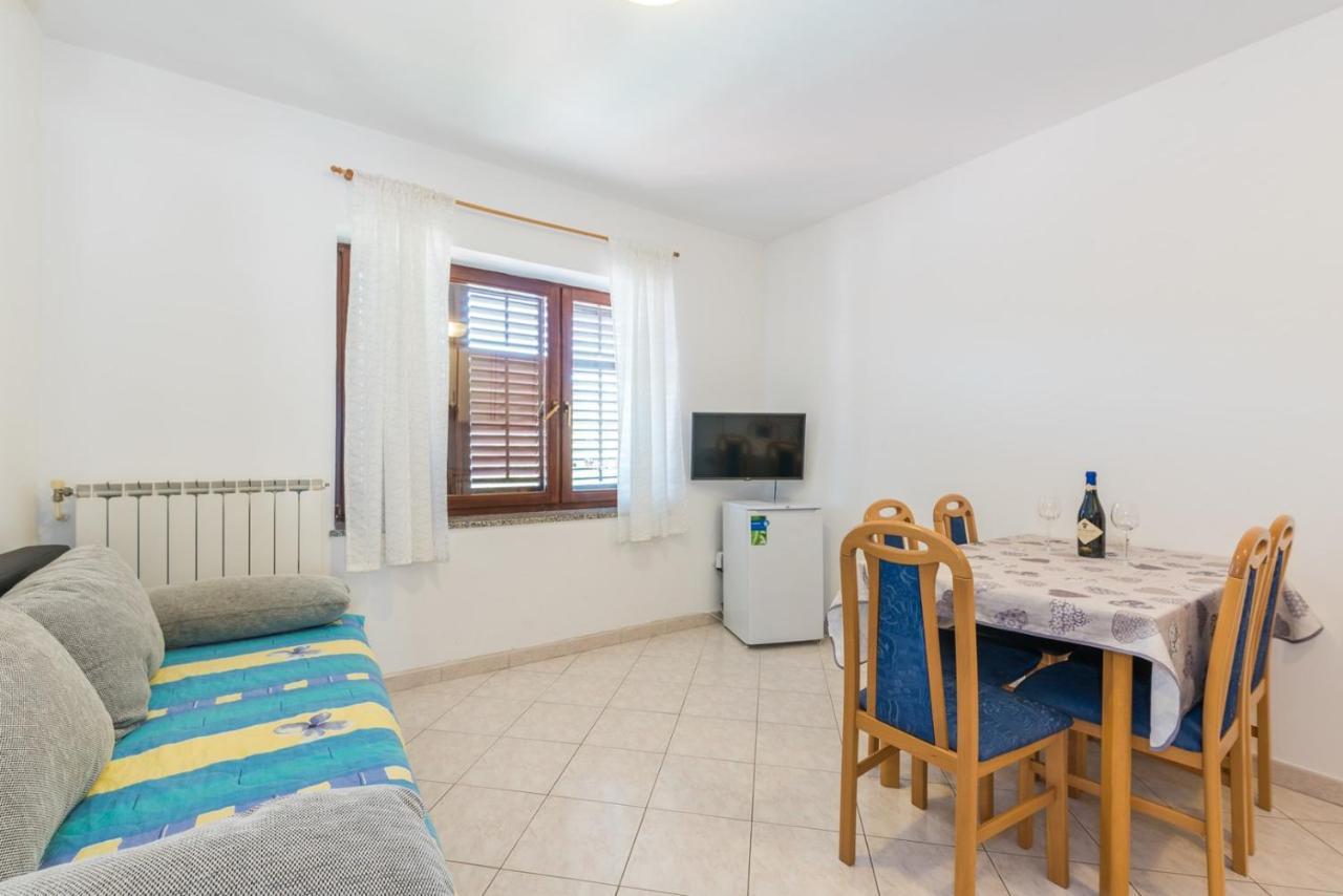 Apartments Villa Adria Rabac Bilik gambar