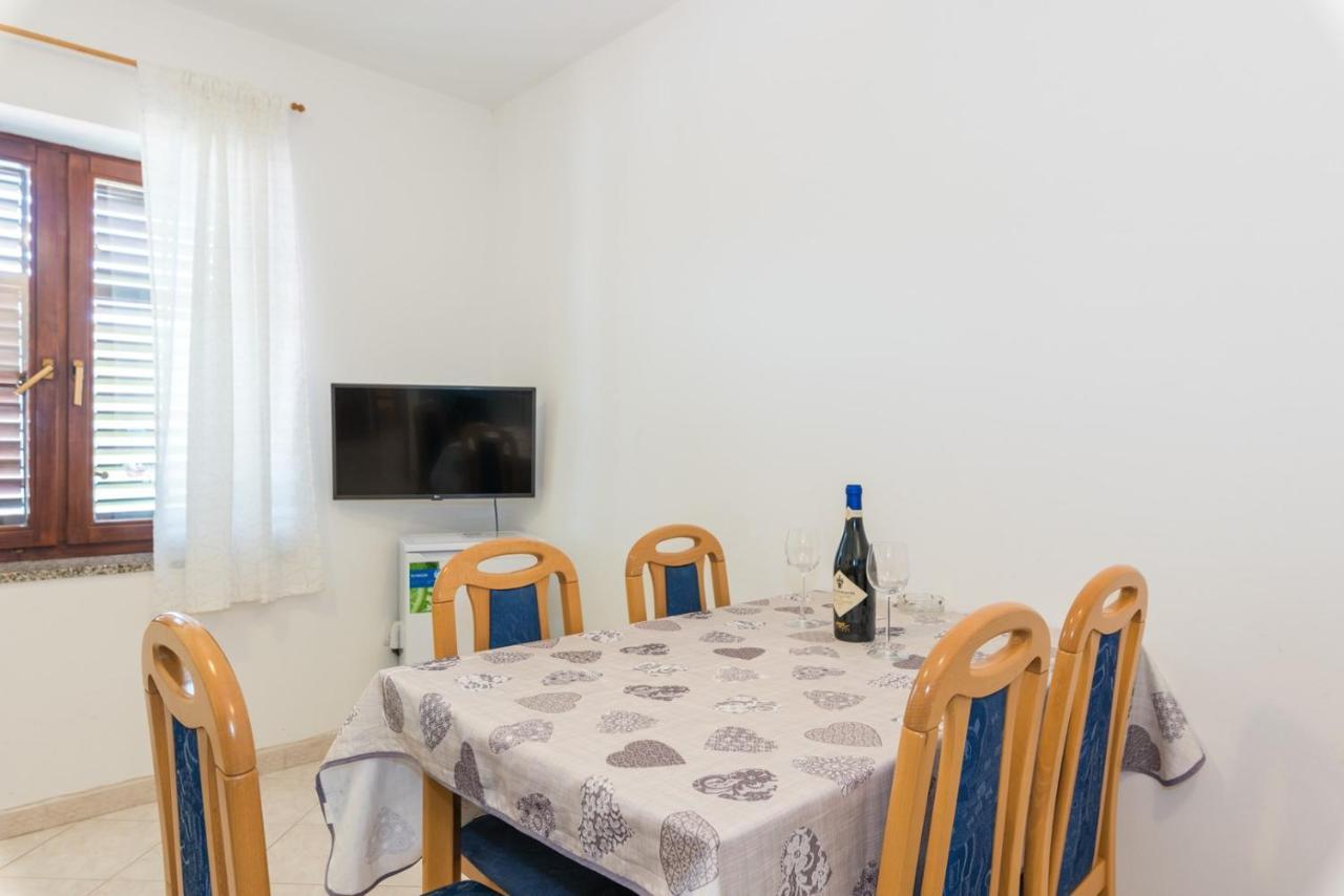 Apartments Villa Adria Rabac Bilik gambar